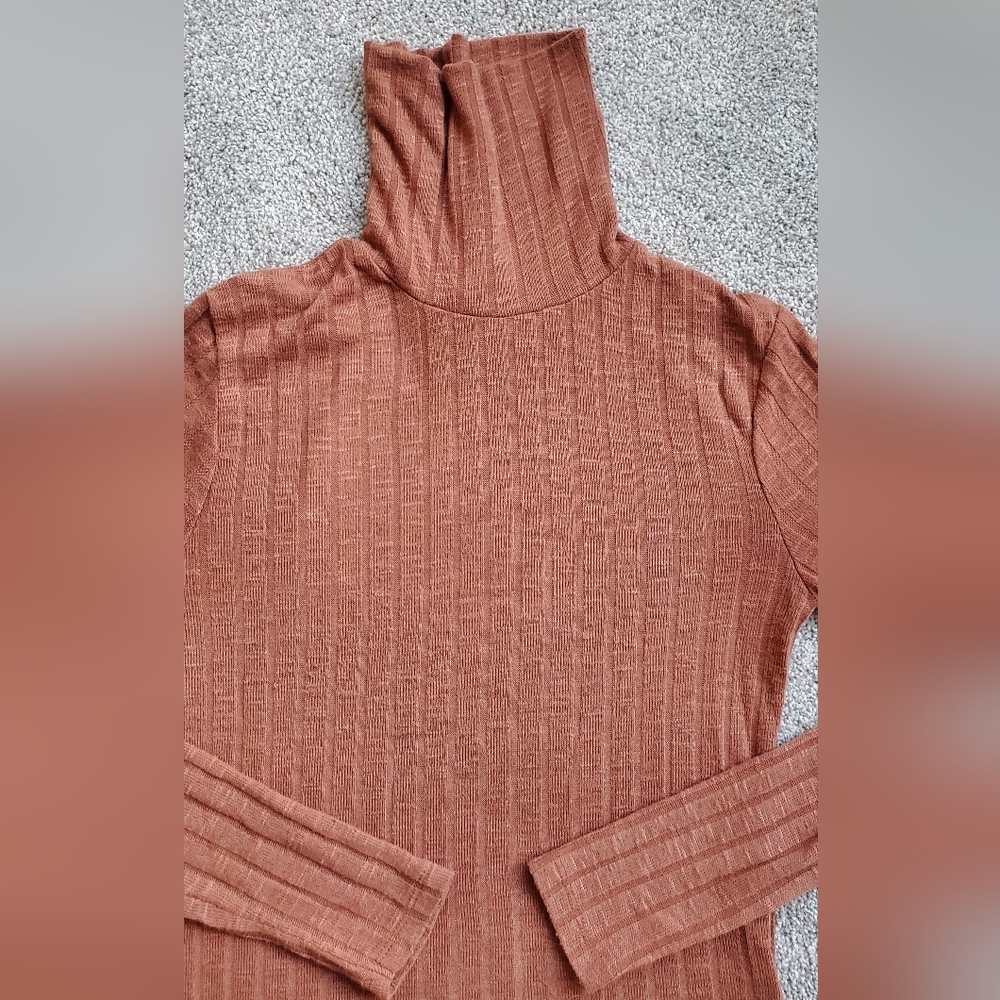Ribbed Turtleneck - Picture 2 of 3